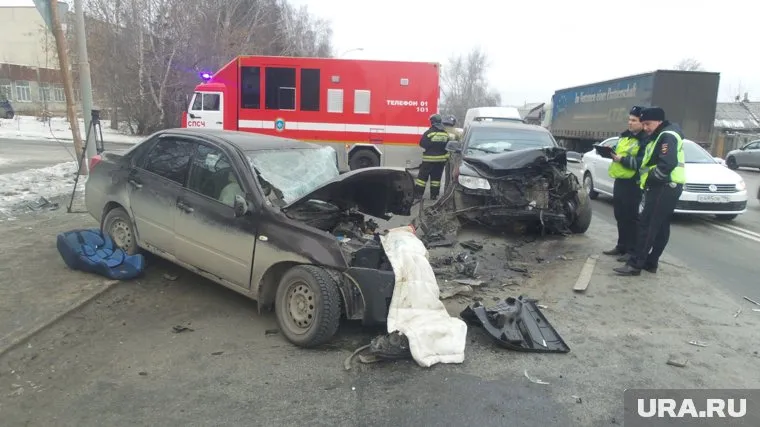 ГИБДД устанавливает обстоятельства аварии