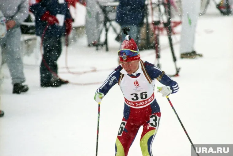 Анфиса Резцова за свою карьеру стала обладательницей Кубка мира по биатлону и получила три золотые медали на Олимпиадах