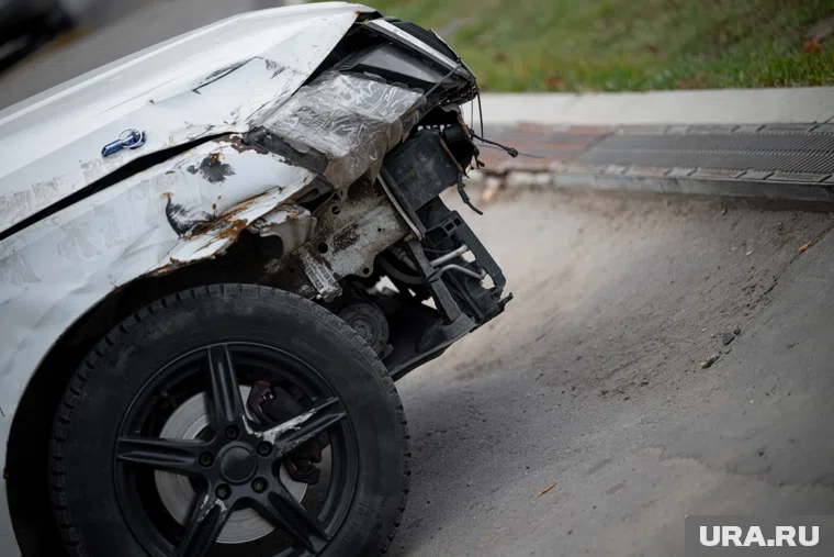 Дети разломали машину в Свердловской области