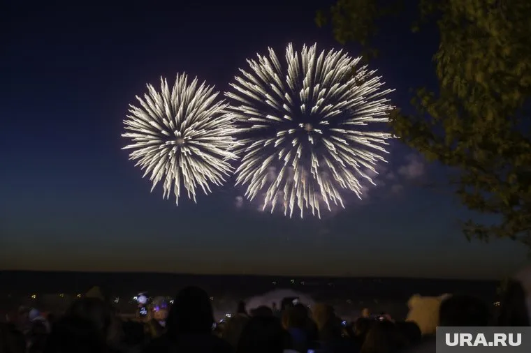 Салют состоится в 23:15