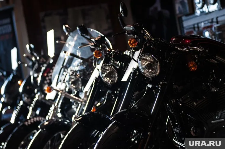 Девушка разбилась, катаясь на мотоцикле