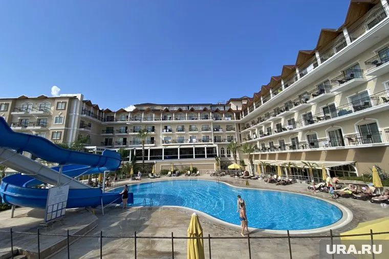 У некоторых туристов получилось расслабиться и ждать своего рейса без паники