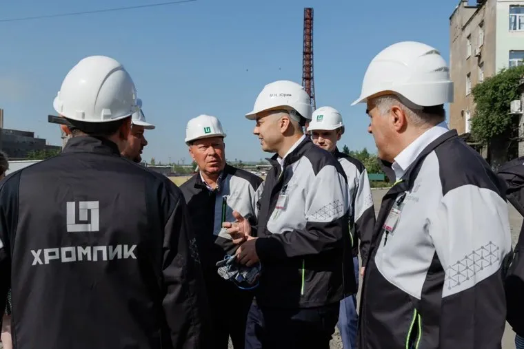 На завод «Хромпик» Михаил Юрин приезжает второй раз