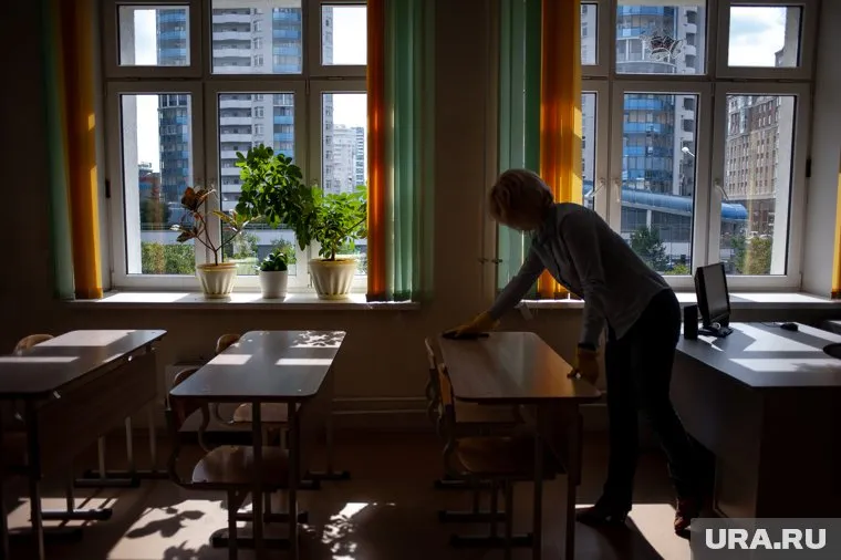 Власти России не планируют переводить школьников на дистант