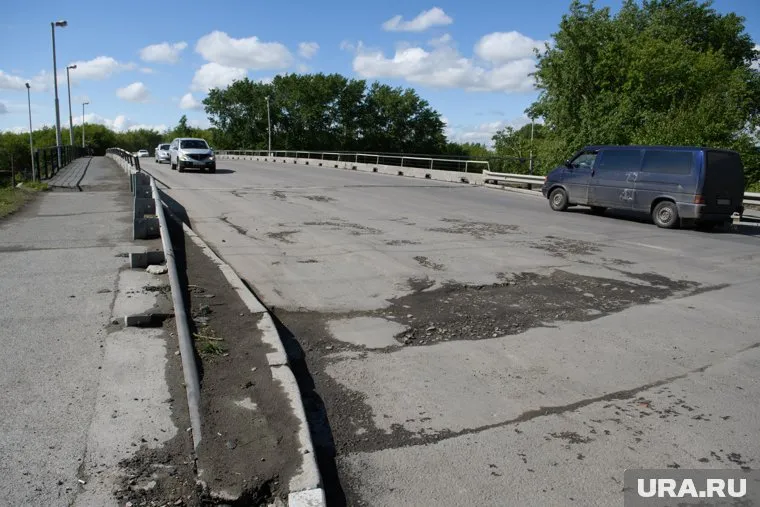 В первую очередь отремонтируют дороги, ведущие к школам и больницам