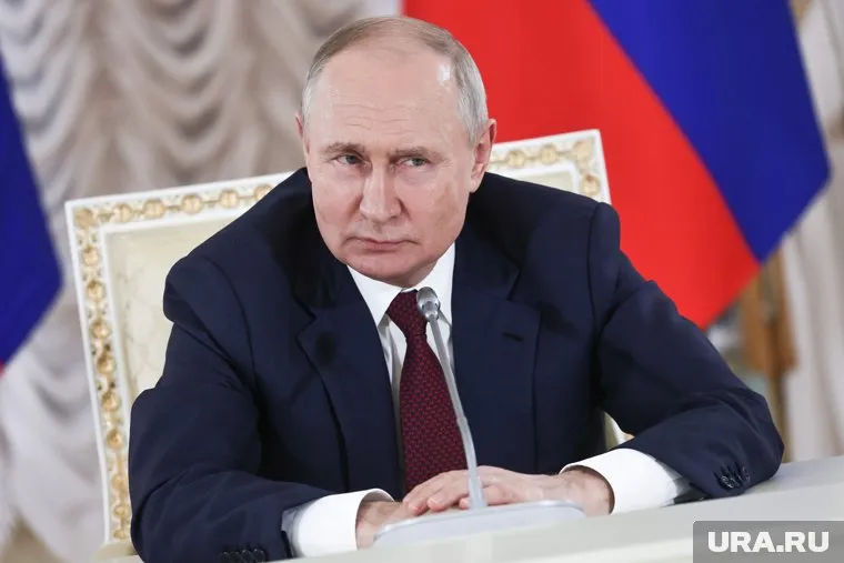 Путин обсудил с Рюминым подготовку к осенне-зимнему периоду