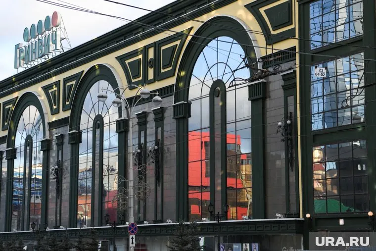 Выстрелы прозвучали вечером в воскресенье, когда в ТЦ было много людей
