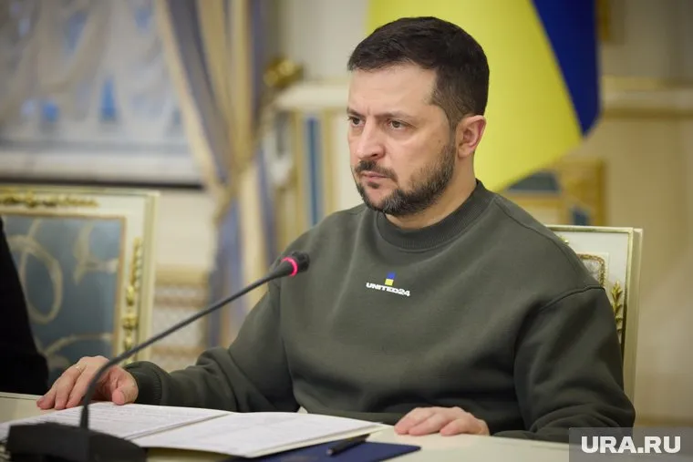 Владимир Зеленский (на фото) освободил от должности Вадима Пристайко