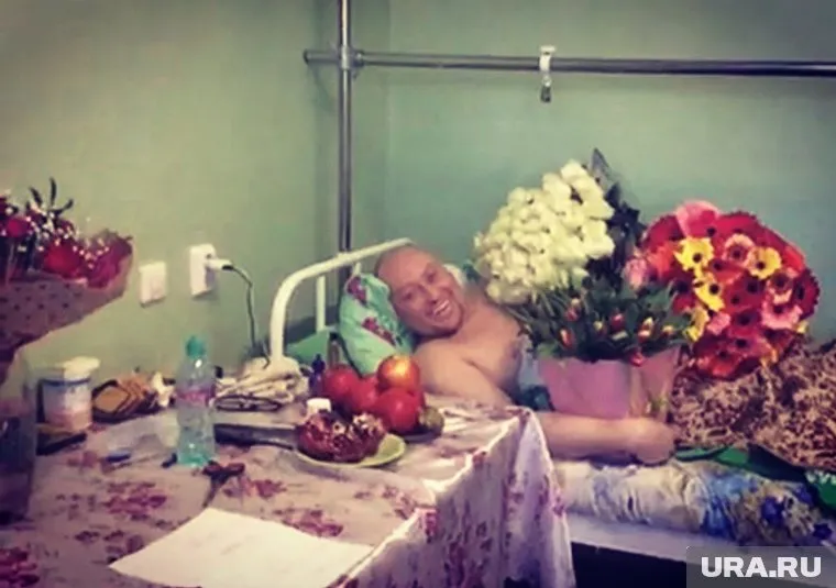 В больнице шоумен радует пациенток своими перфомансами