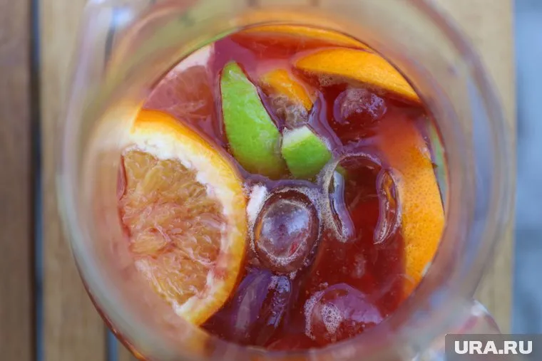 В новый напиток добавляют лимон, огурец, имбирь и мяту