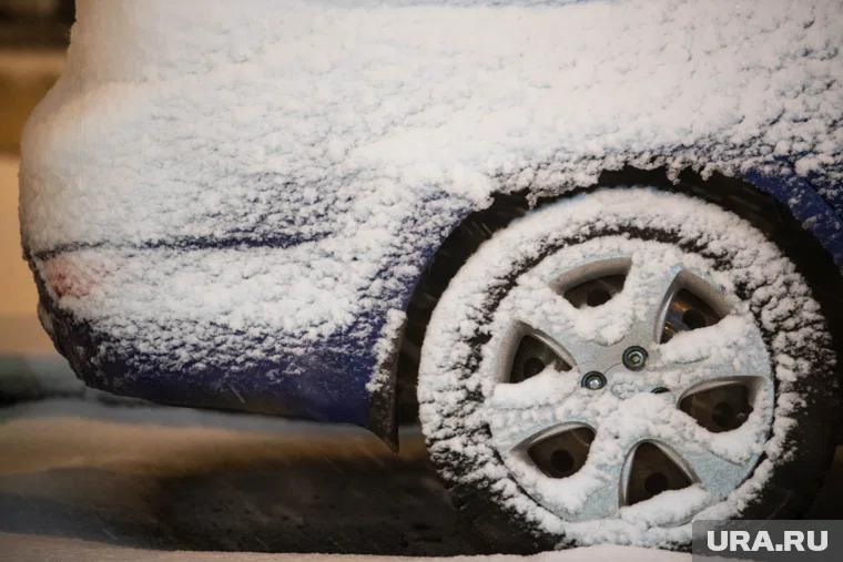 Трассу закрыли из-за снегопада