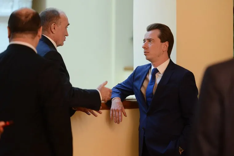 Пресс-подход к министру природных ресурсов и экологии Сергею Донскому в резиденции губернатора Челябинской области. Челябинск, бурматов владимир, дубровский борис