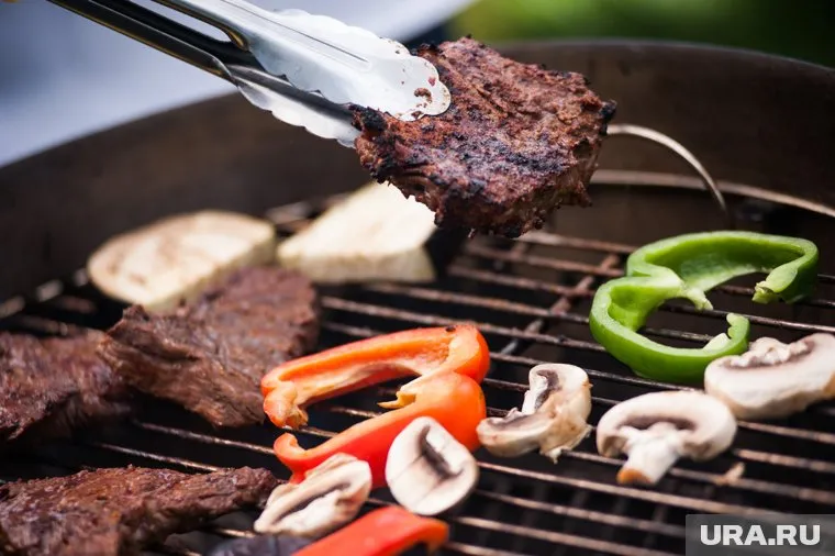 Замороженное мясо должно храниться при минус 18 градусах, сказал Алексей Калинчев