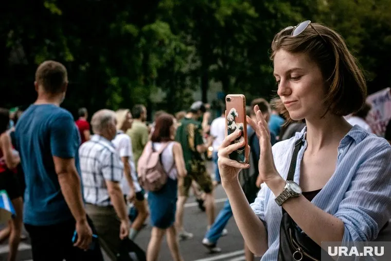 Митингующие вышли поддержать избранного губернатора Сергея Фургала