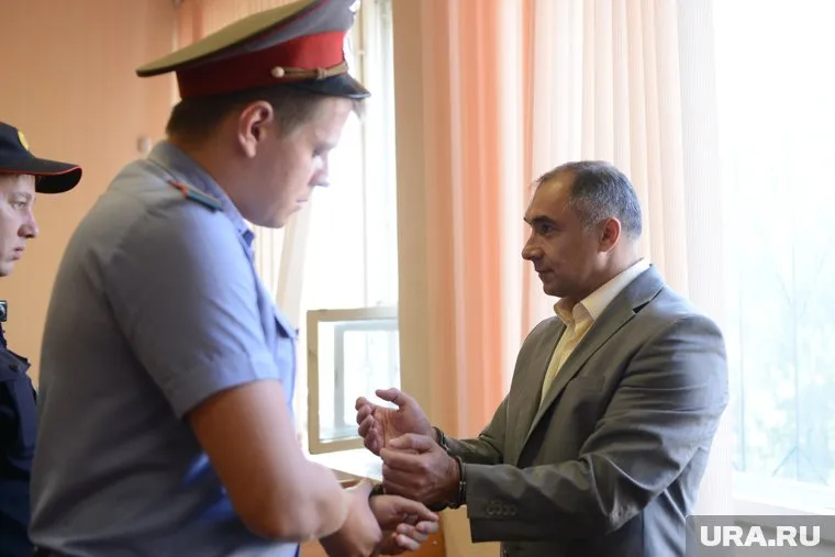 В том, что полковник в отставке Эрнест Каримов "не досидит до конца", были уверены многие