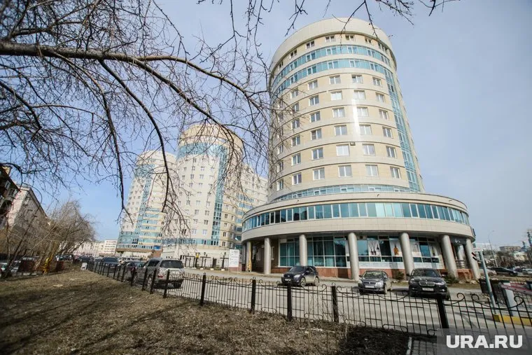 Паркинг затопило из-за прорыва трубопровода