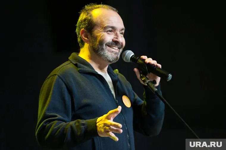 Виктор Шендерович сказал, что чаще будет находится в Израиле