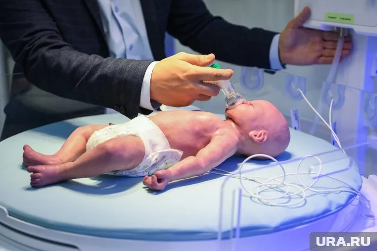 При переводе в больницу Сургута состояние малыша было стабильно тяжелым