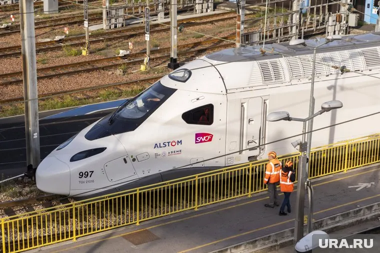 Во Франции неизвестные вызвали сбои на самых загруженных железнодорожных линиях страны