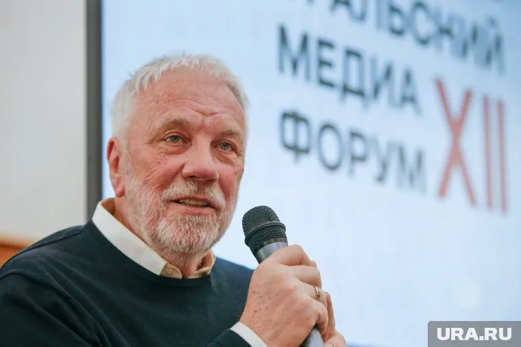 Телеведущий Дмитрий Крылов рассказал, что у молодых журналистов часто главенствует желание показать себя