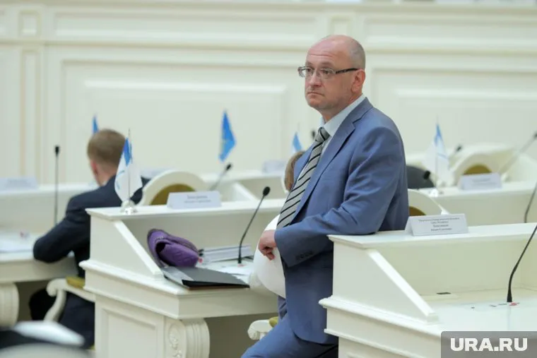 Депутата Максима Резника уличили в курении запрещенных в России веществ