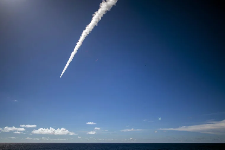 НАТО расширяет использование авиации в разведке (архивное фото)