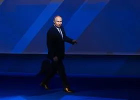 Путин впервые за год вылетел за рубеж