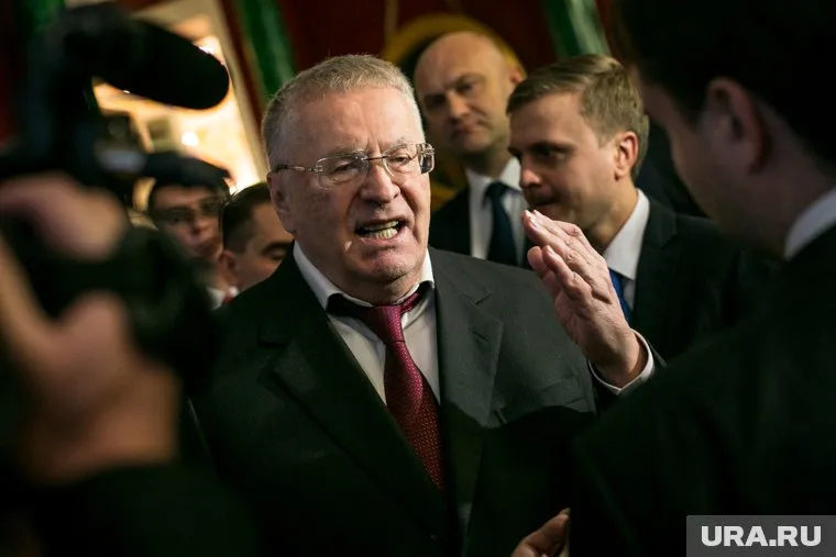 По версии инсайдеров, Жириновский опасается обострения борьбы за власть внутри ЛДПР