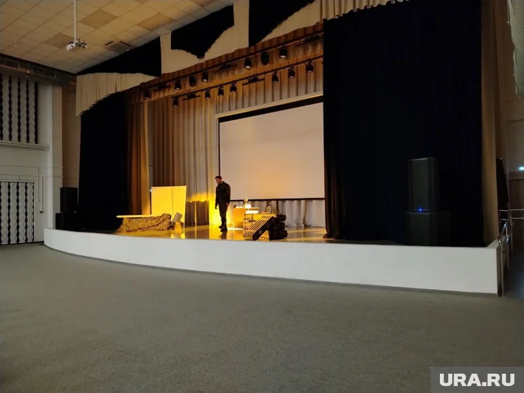 Спектакль "Позывной Лютик" прошел в школе имени героя Ольги Качуры