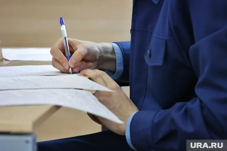 Прокуратура потребовала от мэра Лангепаса Сергея Горобченко устранить нарушения