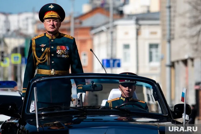 Лапин мог одинаково отчитать и полковника и рядового, рассказал Олег Рыков