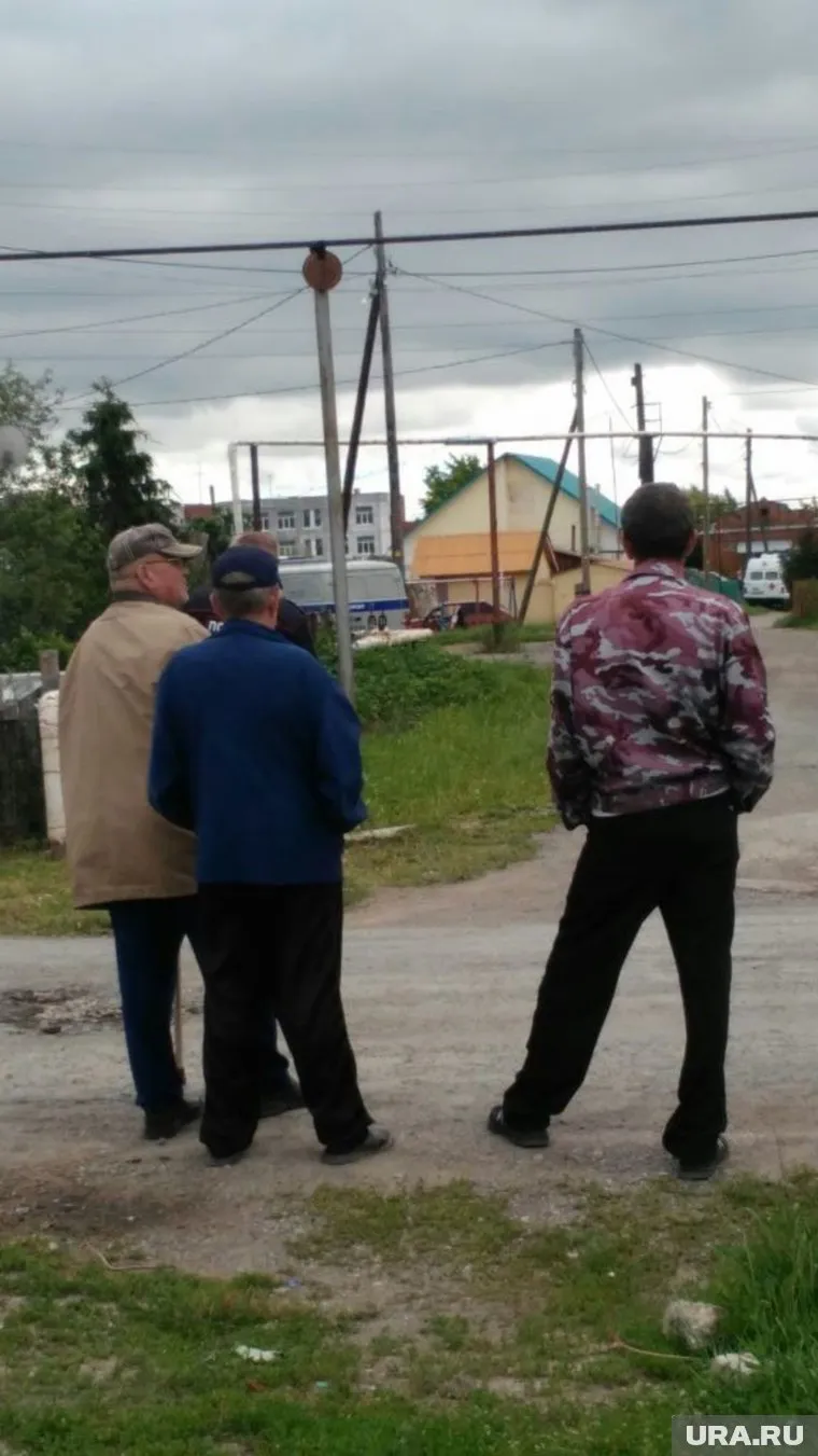 Полиция оцепила территорию из-за предполагаемого минирования автомобиля