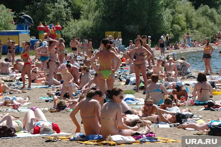 Туристы, приехавшие в Геленджик, остались без купания, а местные и вовсе без воды в домах