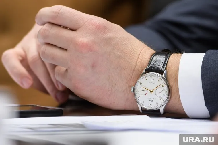 Глава Урая угодил в скандал из-за ношения элитных часов