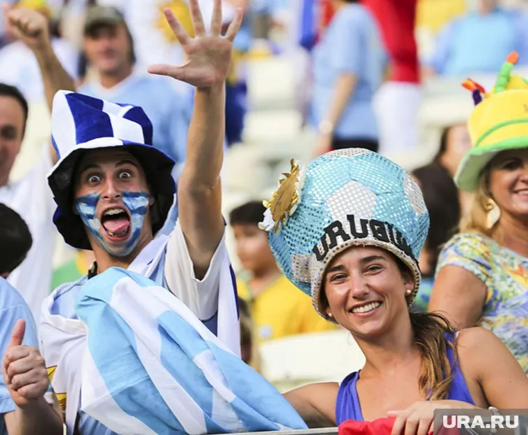 Рубль упал на радость английским фанатам