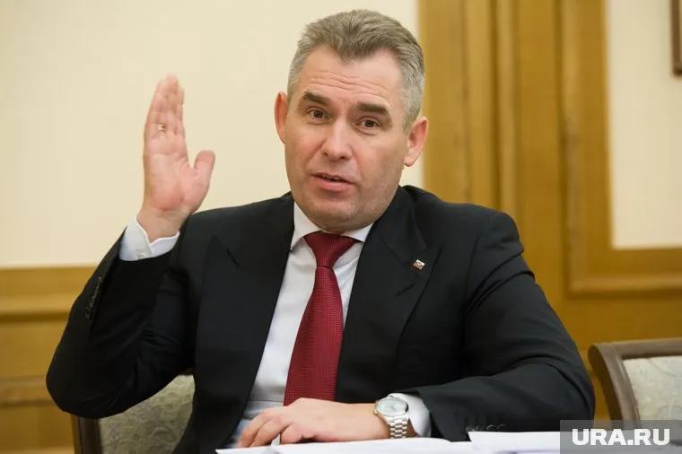 Россияне предлагают Астахову уйти