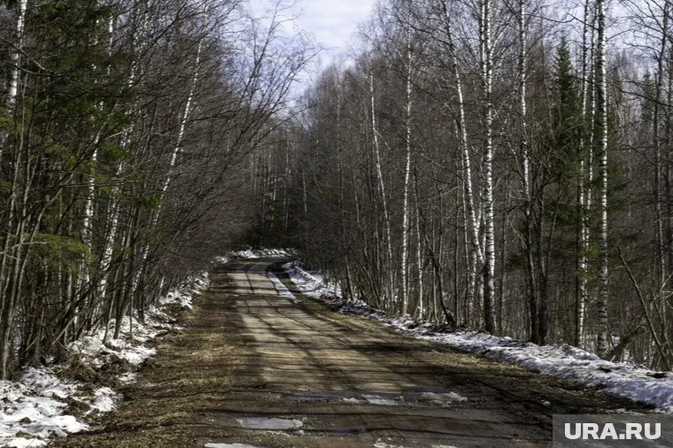 Таежный со всех сторон окружен землями Верхотурья, но входит в другое муниципальное образование
