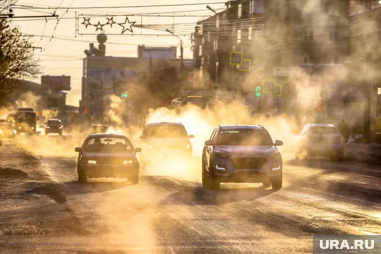 Курганцев призвали воздержаться от поездок на автомобиле в метель и мороз