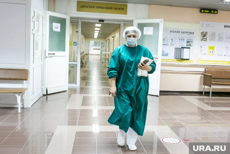 Главврач больницы в ХМАО трижды оштрафовал сотрудника