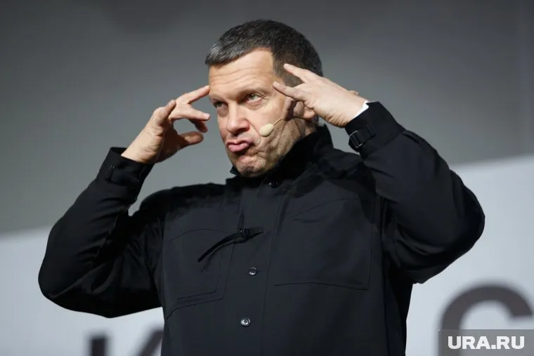 По мнению телеведущего, состояние блогера является следствием приступа панкреатита