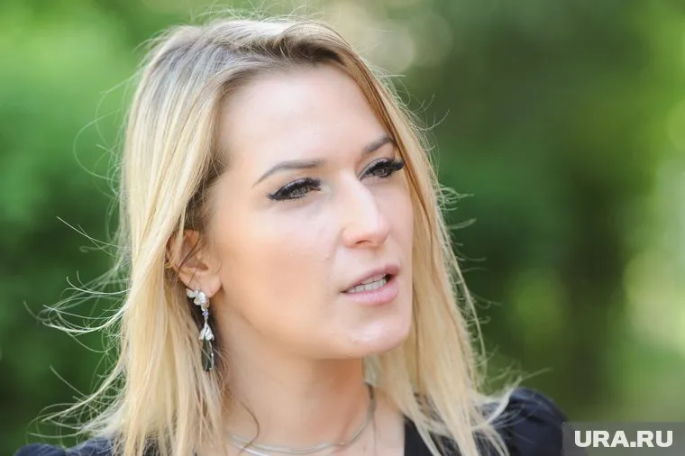 Ранее Минпросвещения поддержало идею Лантратовой о введении школьных значков