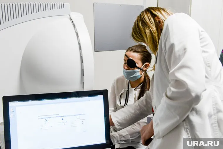 Самые высокие зарплаты предлагают офтальмологу и врачу-патологоанату