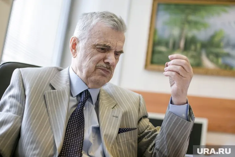 Руслан Хасбулатов назвал правильными идеи ГКЧП, но их методы не поддержал