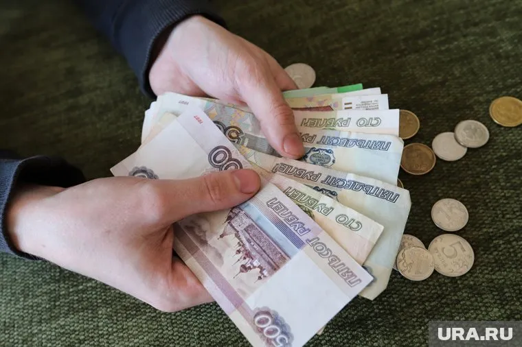 Если деньги не вкладывать, к пенсии можно потерять почти половину сбережений