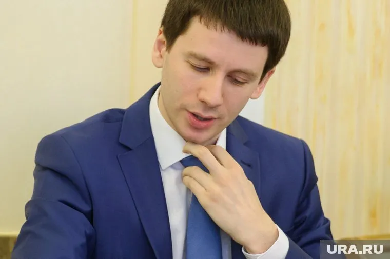 Гурарий ушел из областной власти в окружную