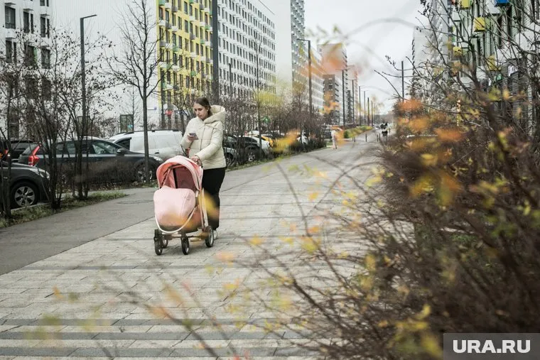 Температура воздуха в Москве будет выше нормы на пять градусов в праздники, рассказал Роман Вильфанд