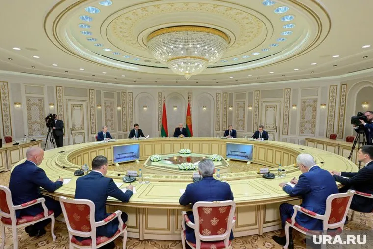 Встреча президента Беларуси Александра Лукашенко с тюменской делегацией прошла в Минске