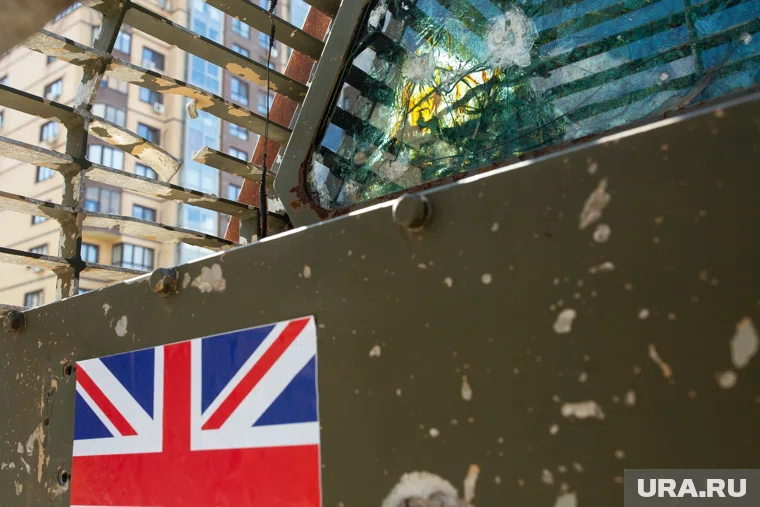 Испытания проблемных бронемашин вновь привели к госпитализации военных в Британии