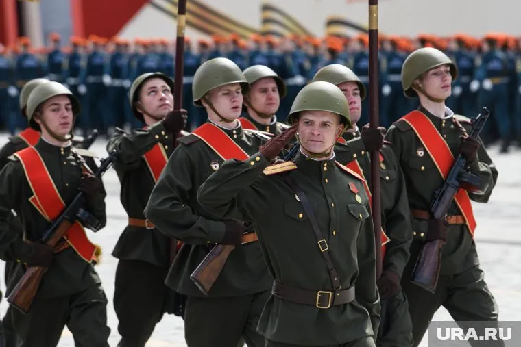 Екатеринбуржцы посетили праздник, несмотря на плохую погоду