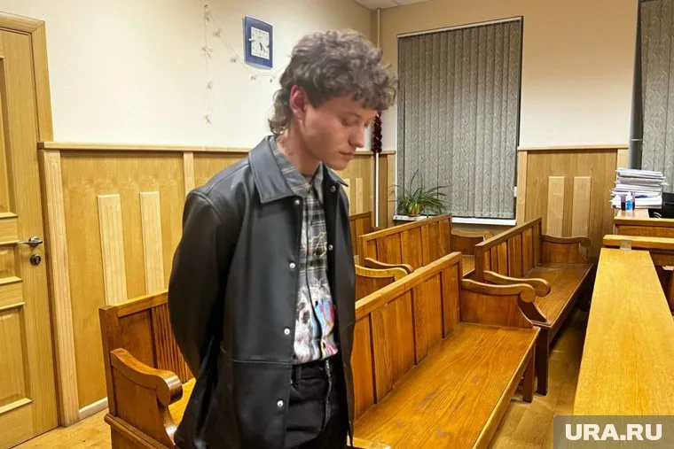 Певец Шарлот обвиняется в оправдании нацизма